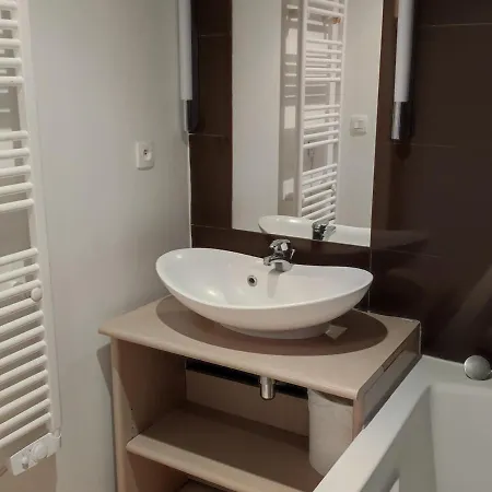 Apartament Duplex 3 Pieces Avec Terrasse Et Acces Piscine A - Chateau Des Magnans - Fr-1-165b-11 *